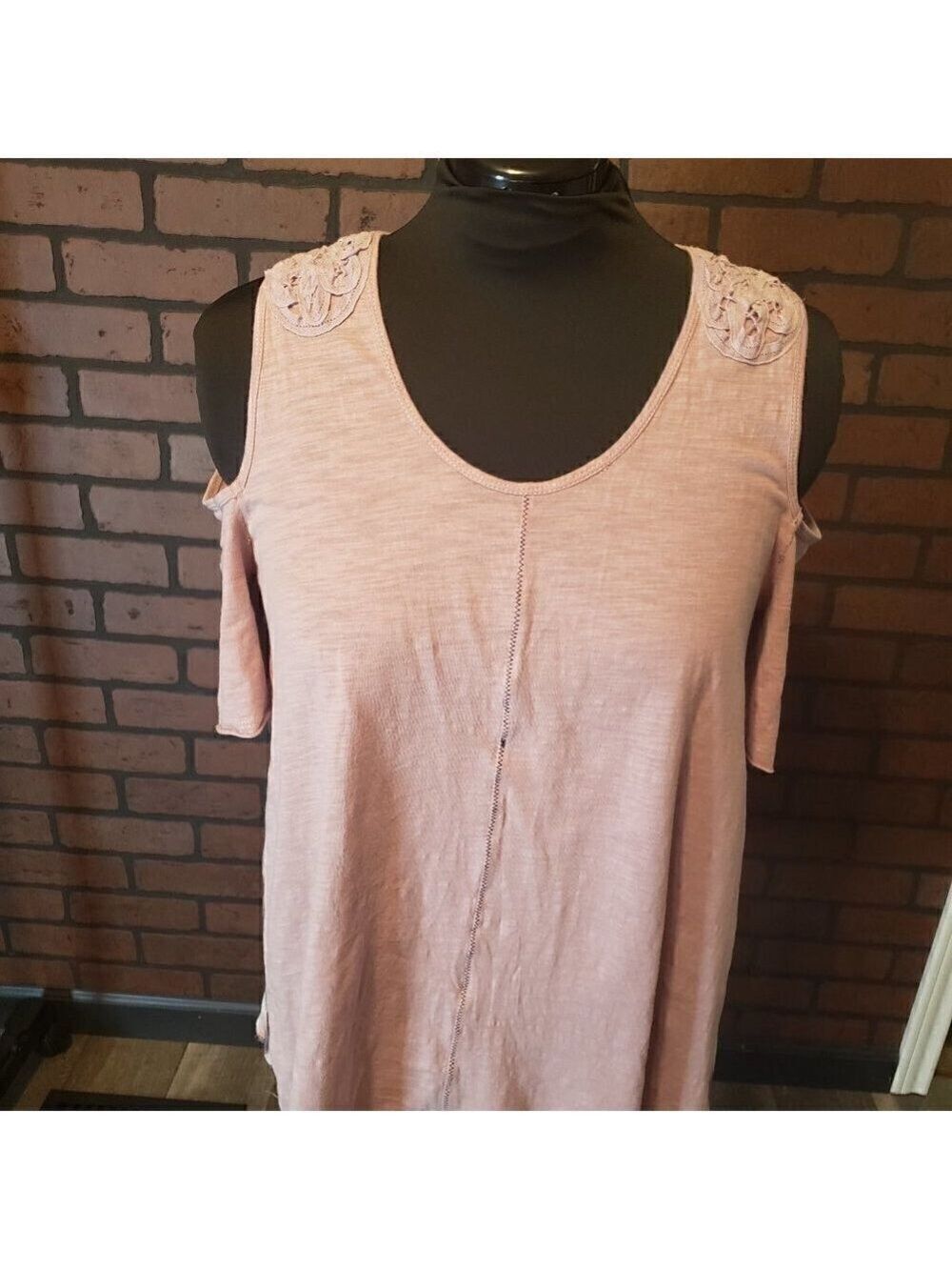 Hyku Mixed Media Cold Shoulder Top - Size Small.